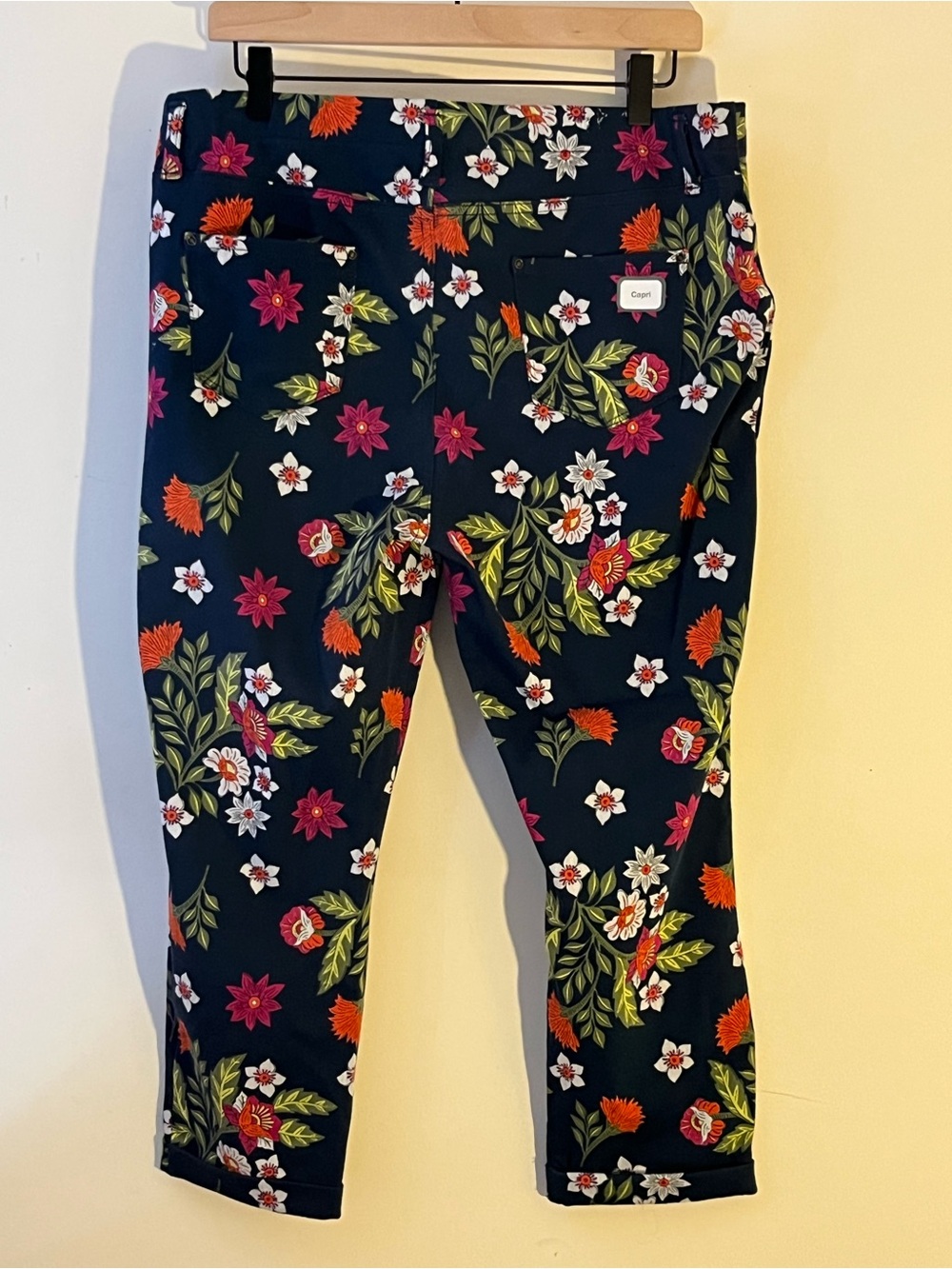 Navy capri leggings with floral print. - Picture 2 of 9